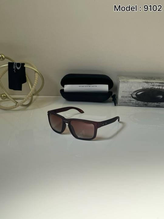 Oakley 9102 Brown