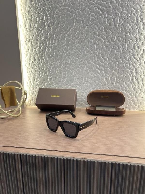 Tomford 184 Full Black